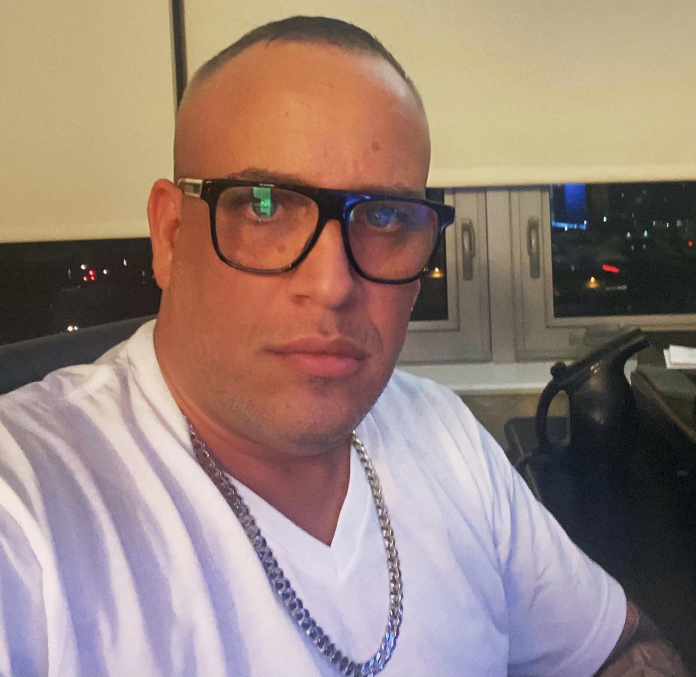 Present-day portrait of Edmund Bini, also known as Sizzahandz